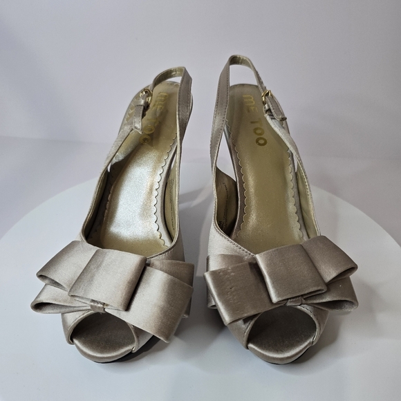 ⭐️40% off⭐️ Me Too Jade Satin Heels in Champagne Color - Picture 4 of 11